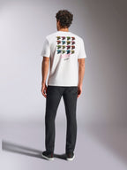 Alpinestars Pop Helmet CSF Tee, T-shirt met korte mouwen, wit, met een kleurrijke grafische print van een M10-helmenraster op de rug en Alpinestars Protects tekst, casual motorsport streetwear