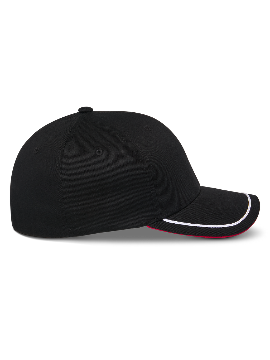 Alpinestars Corp Shift Relay pet, zwarte baseballcap, zijaanzicht, gebogen klep met witte sutache-afwerking en rode onderkant, gestructureerde kroon, casual motorsport-geïnspireerde hoofdbedekking