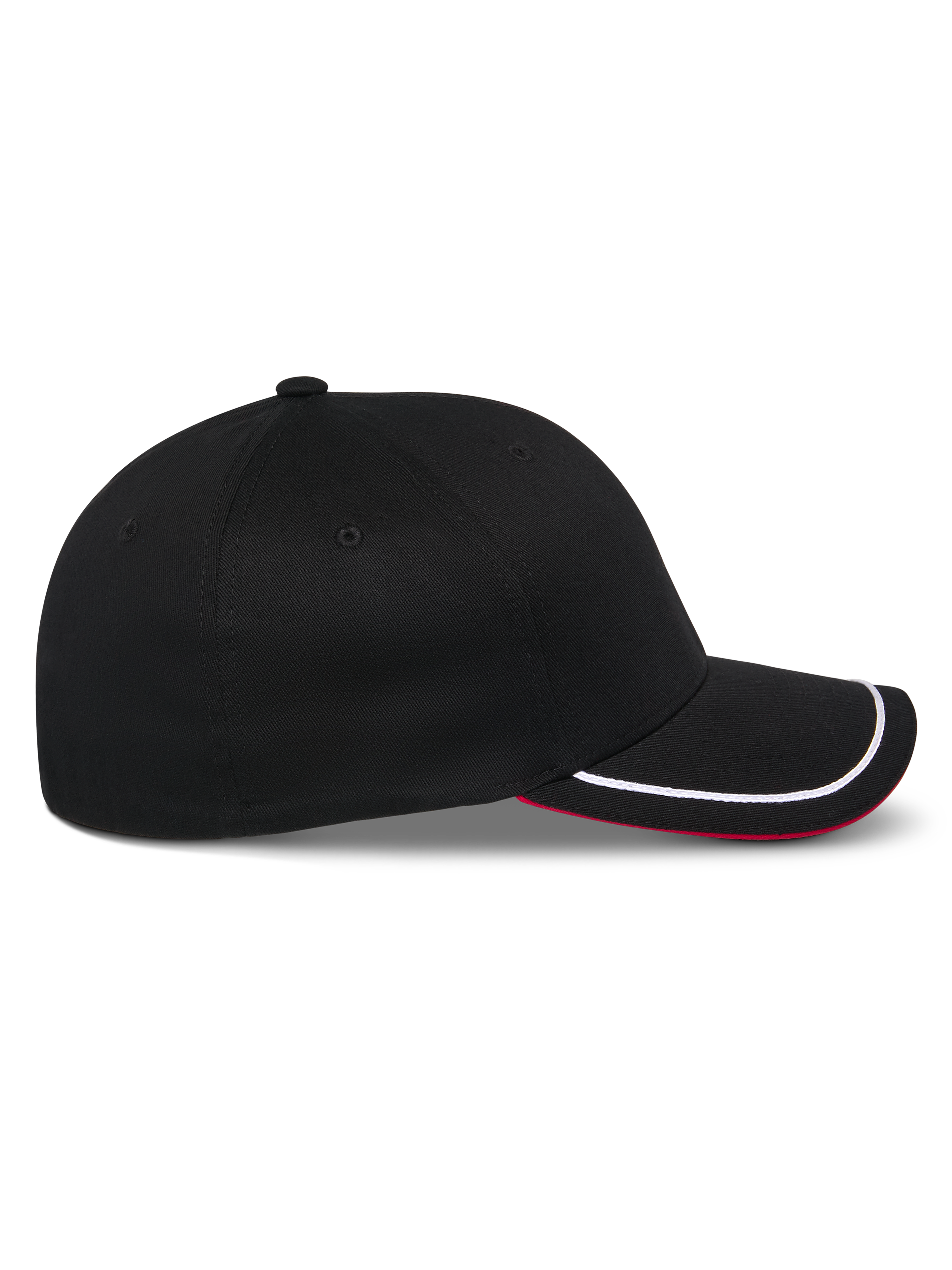 Alpinestars Corp Shift Relay pet, zwarte baseballcap, zijaanzicht, gebogen klep met witte sutache-afwerking en rode onderkant, gestructureerde kroon, casual motorsport-geïnspireerde hoofdbedekking