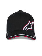 Alpinestars Corp Shift Relay pet, zwarte baseballcap, gebogen klep met witte bies en rode rand, 3D Astars-logo borduurwerk aan de voorzijde in wit en rood, casual op motorsport geïnspireerde sportkleding