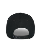 Alpinestars Matrix Snapback pet, zwart, achteraanzicht, met verstelbare snapback-sluiting en een klein wit logo-label, gestructureerde kroon en gebogen klep, casual motorsport-geïnspireerde streetwear