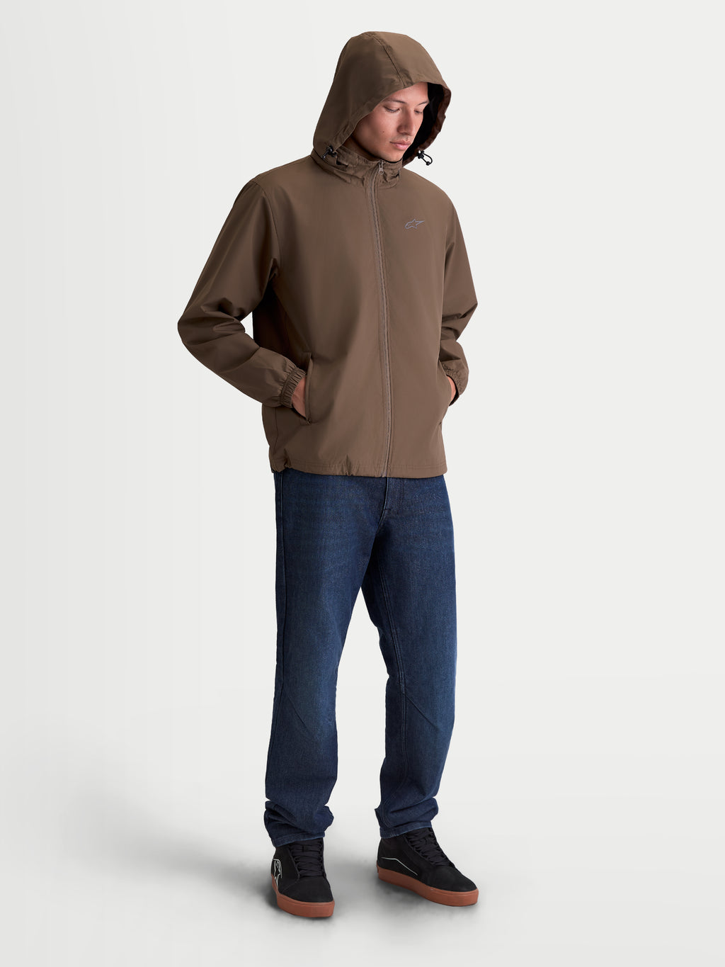 Alpinestars Overhaul Racer jas, lichtgewicht sportswearjas voor heren, bruin, voorzien van een capuchon, meshvoering en klein Astars-logo op de borst, casual bovenkleding voor dagelijks gebruik.