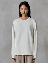 Alpinestars Essentials Ageless LS Tee, T-shirt met lange mouwen, Off White, met een klein zwart sterlogo op de borst, ontspannen eigentijdse pasvorm, biologisch katoenen jersey, casual motorsport-geïnspireerde streetwear