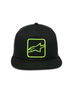 Alpinestars Control Trucker pet, zwart met limoengroen geborduurd logo, platte klep met gevlochten koord, mesh achterkant, snapback sluiting, casual motorsport streetwear