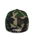 Alpinestars Ageless Multi pet, groene camouflage baseballpet, achteraanzicht met een klein wit geborduurd Astars-logo, voorzien van een gestructureerde kroon en flex-back ontwerp