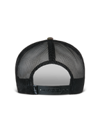 Alpinestars Flag Flat Trucker Pet, Green Camo en zwart, achteraanzicht met ademende zwarte mesh-panelen en een verstelbare snapback-sluiting met een klein logo-label, casual motorsport-geïnspireerde hoofdbedekking