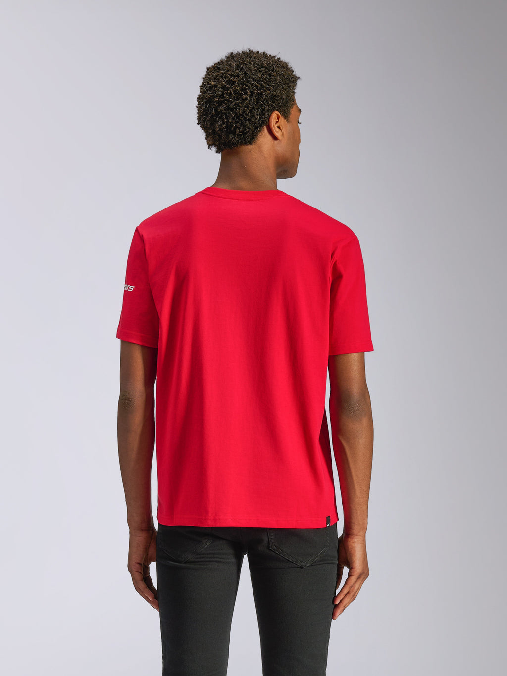 Alpinestars Frontal CSF Tee, T-shirt met korte mouwen, rood, achteraanzicht op model, duurzame vochtafvoerende stof, casual performance sportkleding
