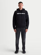 Alpinestars Race Wordmark hoodie, sportswear hoodie, unisex, zwart en wit, mix van katoen en gerecycled polyester, voorzien van groot wit logo op de borst en Ageless-logo op de mouw, gevoerde capuchon met trekkoord en kangoeroezak, casual motorsport kleding.