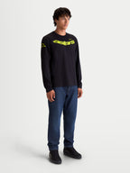 Alpinestars Velocifier CSF T-Shirt, heren-t-shirt met lange mouwen, zwart en geel, met gebogen Astars-graphic op de borst en schouderlogo's, casual op motorsport geïnspireerde kleding.