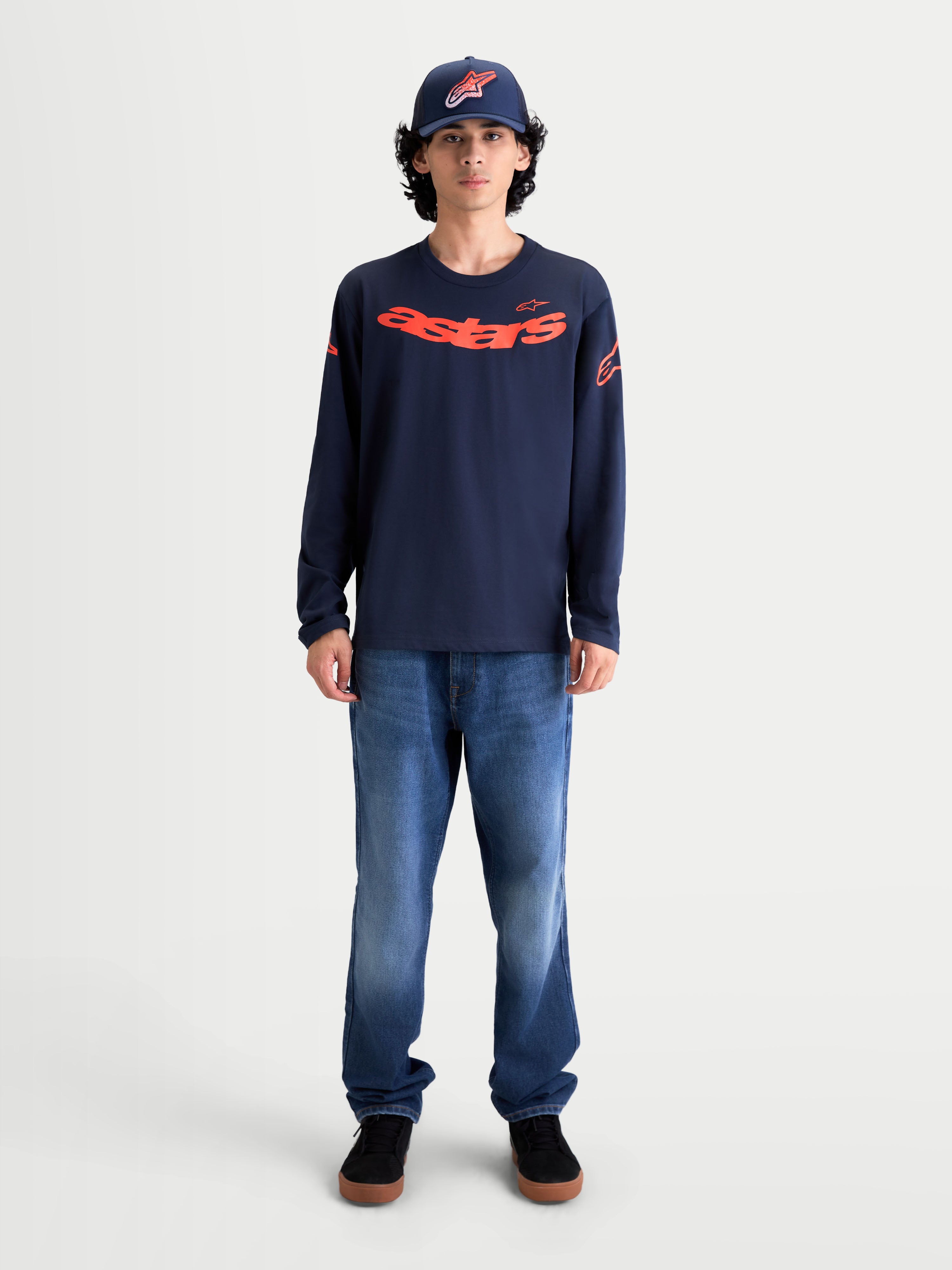 Alpinestars Velocifier CSF t-shirt met lange mouwen, sportswear voor heren, donkerblauw met rode gebogen Astars-graphic op de voorzijde en schouderlogo's, zachte katoenmix voor dagelijks gebruik.