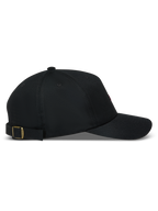 Alpinestars Explorer Strapback, zwarte sportswear pet met gestructureerde kroon, gebogen klep en metalen gesp.