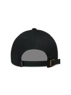 Alpinestars Explorer Strapback hoed, zwarte sportswear pet, achteraanzicht met verstelbare band en goudkleurige metalen gesp.
