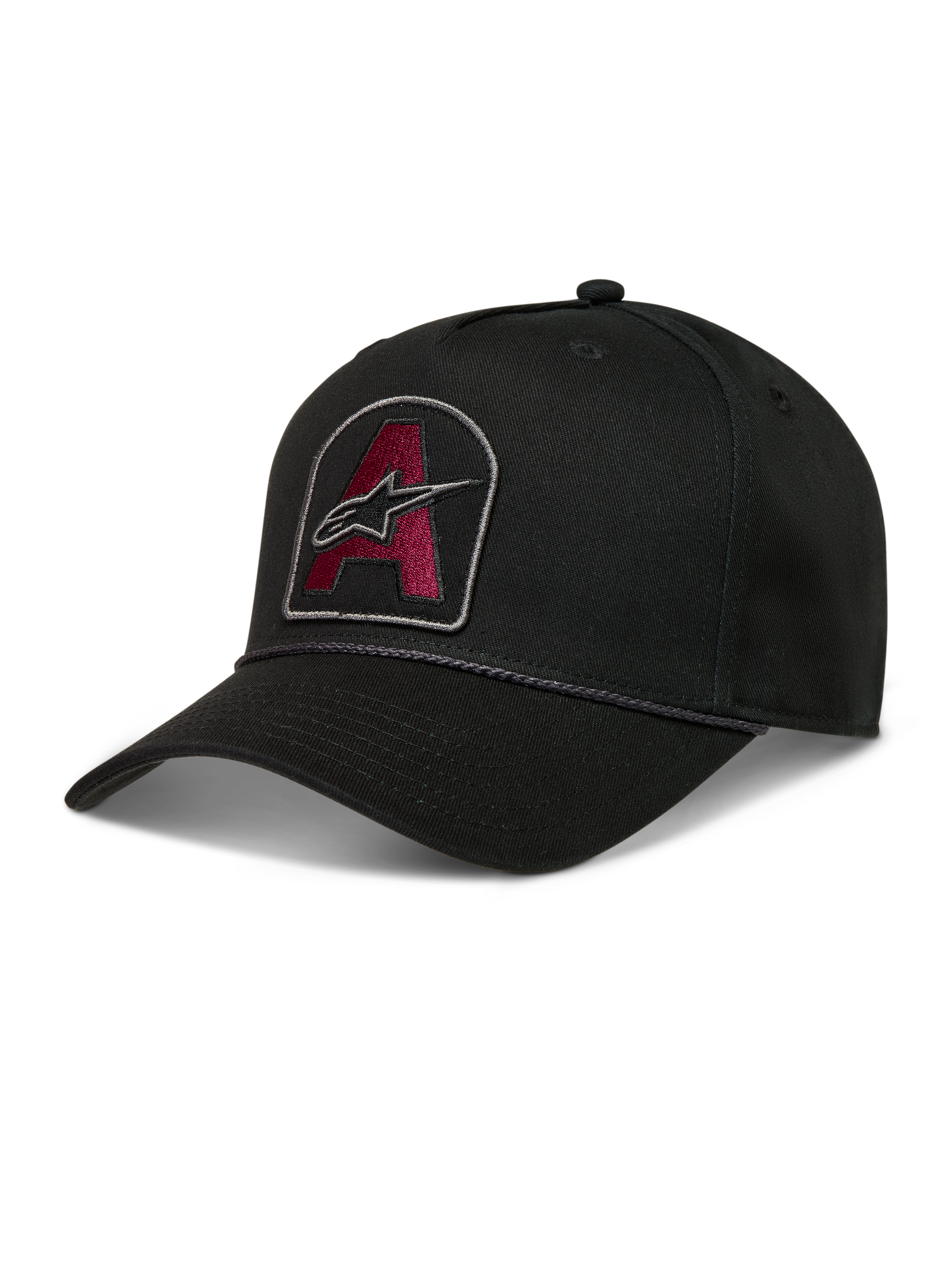 Alpinestars Acme snapback hoed, zwarte pet van keperstof met een bordeauxrode geborduurde logopatch, gebogen klep en koordafwerking.