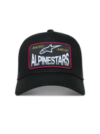 Alpinestars Hemmings Trucker pet, zwarte pet met witte geweven logopatch en rode accenten, ademende mesh achterzijde.