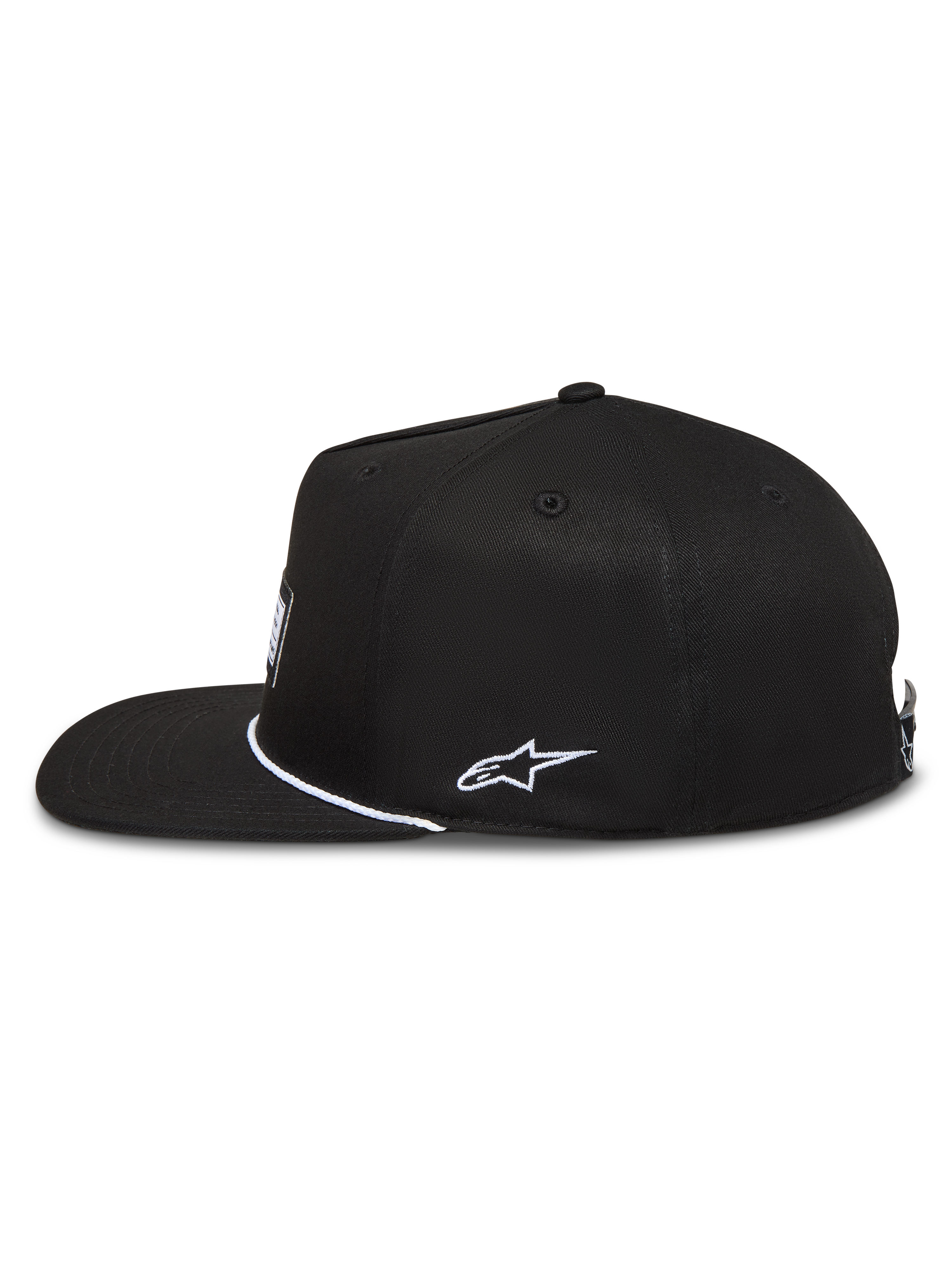 Alpinestars Label Snapback hoed, zwarte pet van keperstof met platte klep en wit geborduurd logo, casual sportswear.