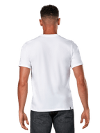 Alpinestars Glyfs CSF Tee, T-shirt met korte mouwen, wit, achteraanzicht van mannelijk model in effen wit shirt en donkere denim, casual motorsport streetwear