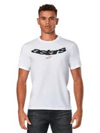 Alpinestars Elliptic CSF Tee, wit T-shirt met korte mouwen gedragen door een model, zwart gebogen Astars-logo met rode ster-graphic op de borst, casual motorsportkleding