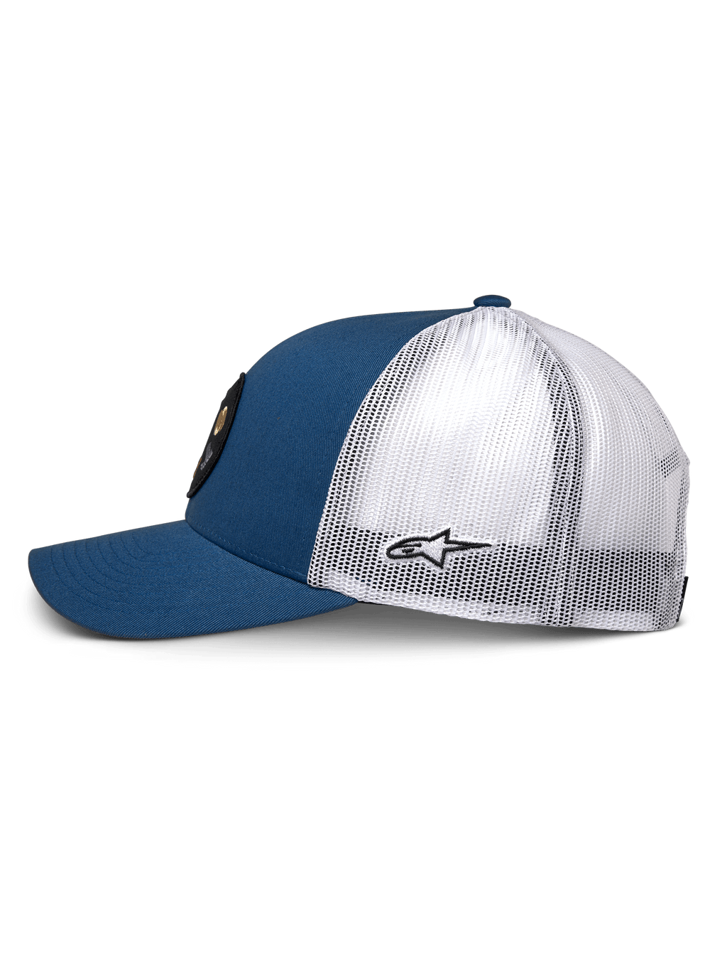Alpinestars Gambit Trucker pet, blauw en wit, zijaanzicht met blauwe twill voorkant en klep, witte poly mesh achterkant, klein zwart Astar-logo op de zijkant, gestructureerde kroon