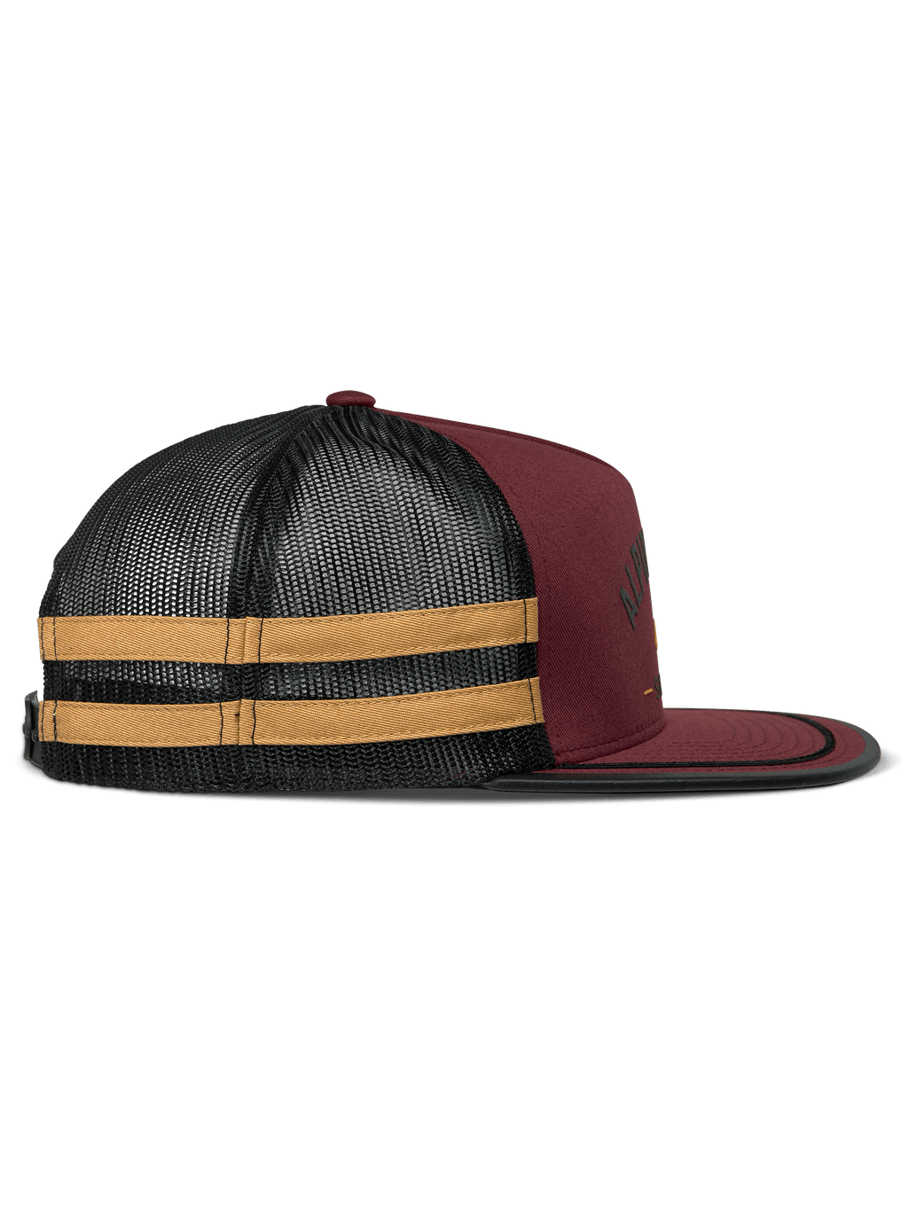 Alpinestars Backline Trucker pet, Brick, zwart en mosterdgeel, zijaanzicht, donkerrode twill voorkant met zwarte mesh achterkant en gele zijstrepen, platte klep met zwarte suttache-afwerking, casual motorsport-geïnspireerde hoofdbedekking