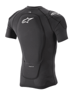 Alpinestars Paragon Lite Protection Jacket - Korte Mouw, zwart, driekwart achteraanzicht met geïntegreerde rugbeschermer en ademende stretch mesh-constructie, wit Alpinestars-logo op de rug en schouder, lichtgewicht mountainbike beschermingsuitrusting