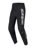 A-Supra Elite-broek, zwarte MTB-racekleding met groot grijs Astars-woordmerk en duurzame stretchstof.