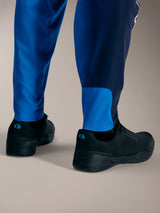 Alpinestars A-Supra Elite broek in Faded Bright Blue, met toelopende elastische manchetten en premium 4-weg stretchstof.