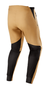 Alpinestars Tahoe 8.1 Waterproof broek, MTB waterdichte broek, khaki en zwart, achteraanzicht met zwarte versterkte panelen op de kuiten, verstelbare tailleverstellers en waterdichte ritsen voor trailrijden in natte weersomstandigheden