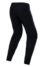 Alpinestars Stella A-Dura waterdichte damesbroek, MTB-fietsbroek, zwart, driekwart achteraanzicht, voorzien van waterdicht 3L-membraan en 4-way stretch textiel voor trailrijden