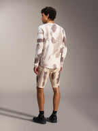 A-Dura Ride LS Jersey en bijpassende shorts in Sand Camo, technische MTB-kleding met camouflagepatroon.