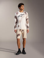 Alpinestars A-Dura Ride jersey met lange mouwen en shorts in Sand Camo, MTB-kleding met iconisch Astars-logo.