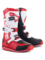 Alpinestars Tech-T laarzen, trial laarzen, helderrood, zwart en wit, voorzien van een witte ergonomische scheenplaat met rode merkdetails, drie verstelbare gespen, zwarte beschermende panelen en een rode zool met textuur voor optimale trial-prestaties