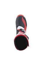 Alpinestars Tech-T laarzen, trial motorlaarzen, helderrood, zwart en wit, bovenaanzicht met de binnenkant van de enkelopening en de neus, zwarte panelen met textuur, rode zij-accenten en witte details, ontworpen voor off-road prestaties.