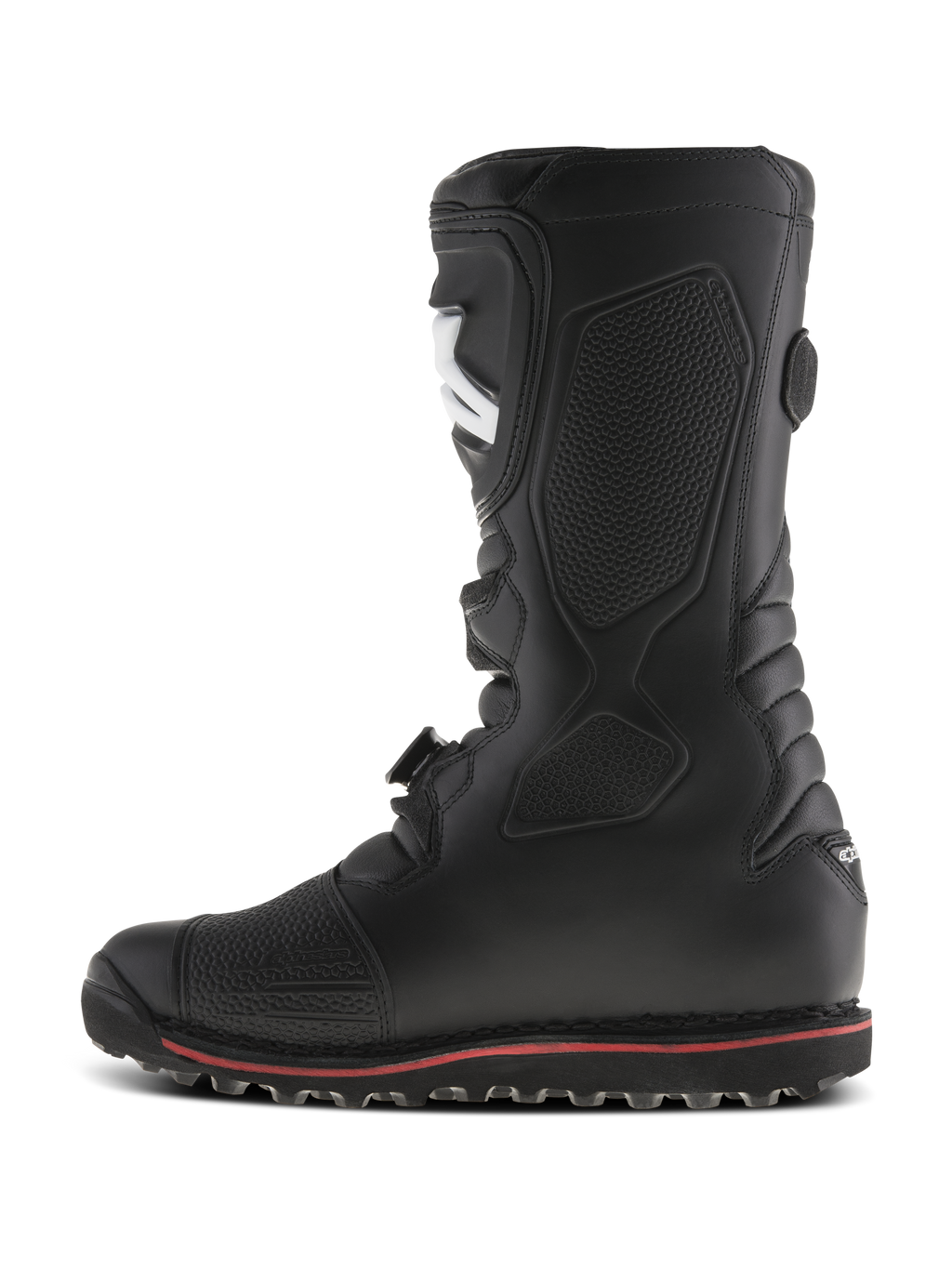 Alpinestars Tech-T laarzen, trial motorlaarzen, zwart met een dunne rode streep op de zool, zijaanzicht, voorzien van een ergonomische scheenplaat en getextureerde panelen voor grip op de voetsteunen, duurzame lederen constructie voor off-road rijden