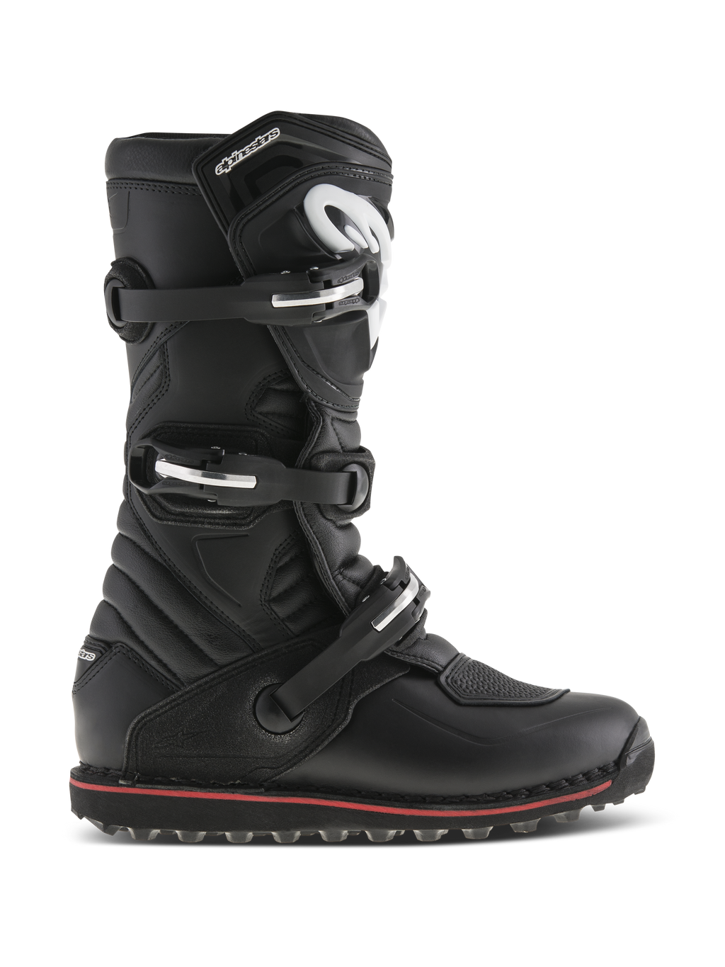 Alpinestars Tech-T laarzen, trials en off-road motorlaarzen, zwart met rood accent, zijaanzicht met drie verstelbare gespen, wit logo op ergonomische scheenplaat, getextureerde leren panelen en robuuste zool met veel grip voor controle over de motor