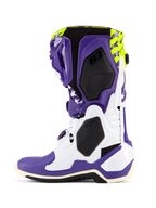 Alpinestars Tech 10 Dirt Studios® LE laarzen, motorcrosslaarzen, wit, paars en fluorgeel, zijaanzicht met een wit en paars TPU-chassis, fluorgele bovenzijde met ster-graphics, zwarte panelen met honingraattextuur en een professioneel off-road race-ontwerp.