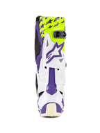 Alpinestars Tech 10 Dirt Studios® LE laarzen, motorcrosslaarzen, wit, paars en fluorgeel, achteraanzicht, voorzien van paarse ster-graphics op een fluorescerend gele achtergrond, witte TPU-schaal met paarse accenten, professioneel beschermend off-road schoeisel