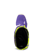 Alpinestars Tech 10 Dirt Studios® LE laarzen, bovenaanzicht met inkijk in de enkelopening, paarse schaal met fluogeel patroon, zwarte binnenvoering, hoogwaardig motorcross schoeisel
