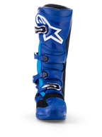Alpinestars Yamaha Tech 7 laarzen, motorcrosslaarzen, blauw en wit, vooraanzicht, voorzien van wit Astar-logo, zilveren gespsysteem en robuuste TPU-beschermende schaal voor motorcross