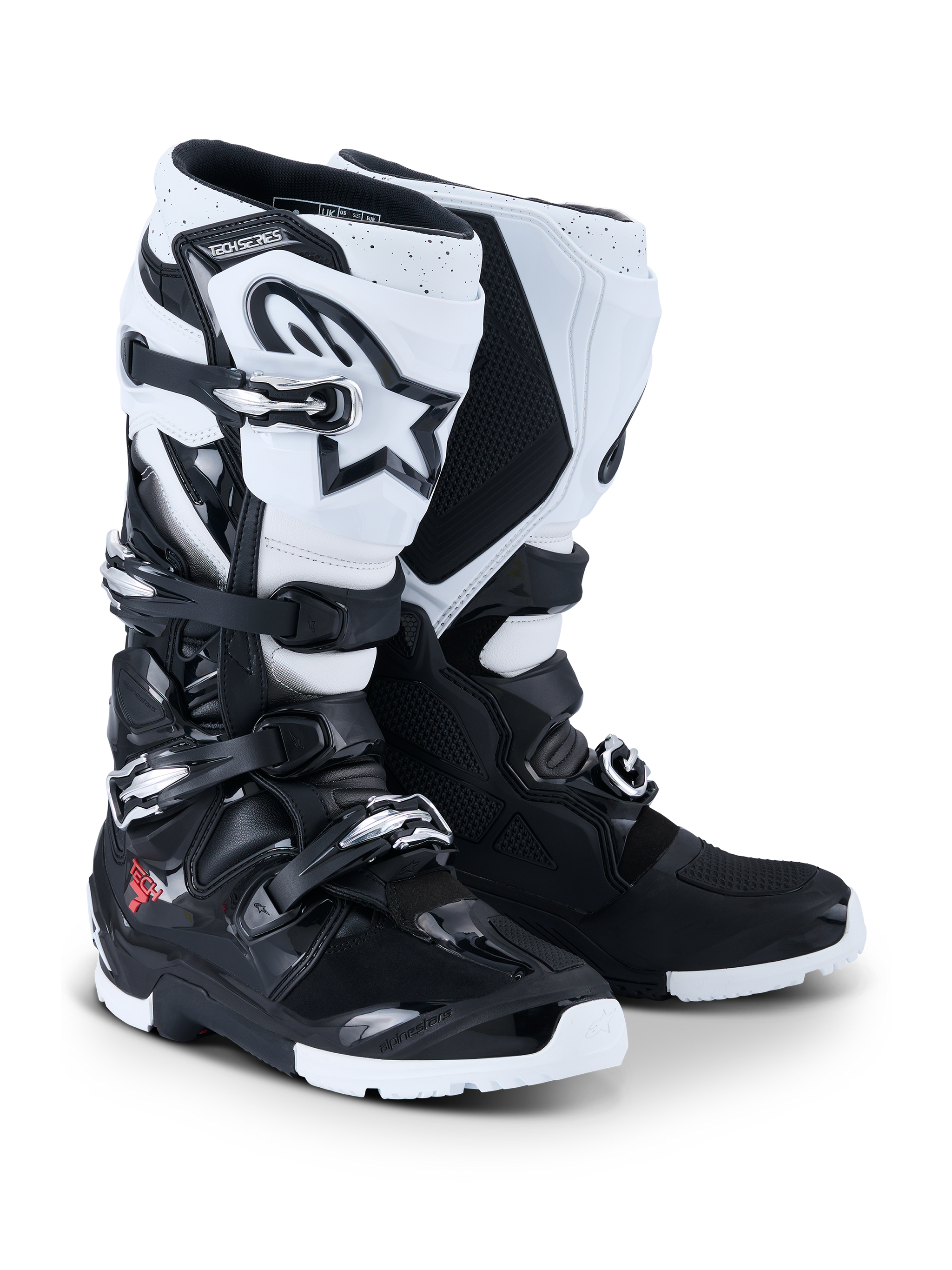 Alpinestars 2026 Tech 7 Enduro-laarzen, motocross- en enduro-laarzen, zwart en wit, met een sluitingssysteem met vier gespen, prominent wit Astar-logo op het scheenbeen, TPU-beschermingspanelen en een gespecialiseerde enduro-zool voor off-road grip