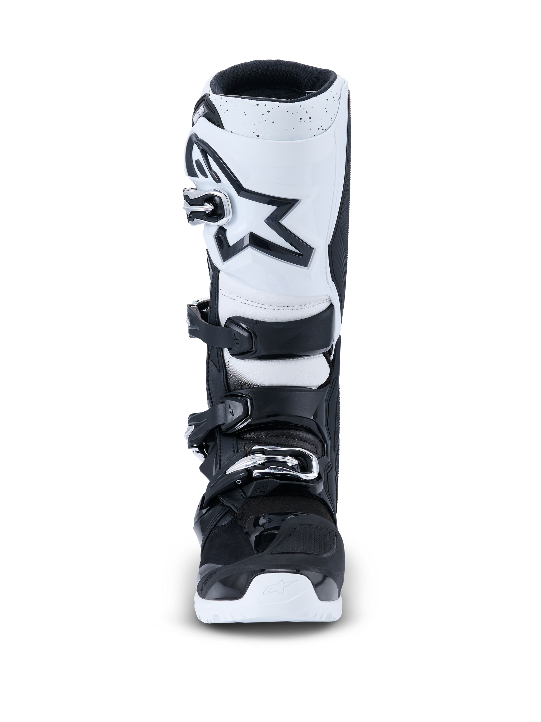 Alpinestars 2026 Tech 7 Enduro laarzen, motorcrosslaarzen, zwart en wit, vooraanzicht met een witte scheenplaat met een zwart sterlogo, sluitingssysteem met vier gespen en duurzame witte buitenzool