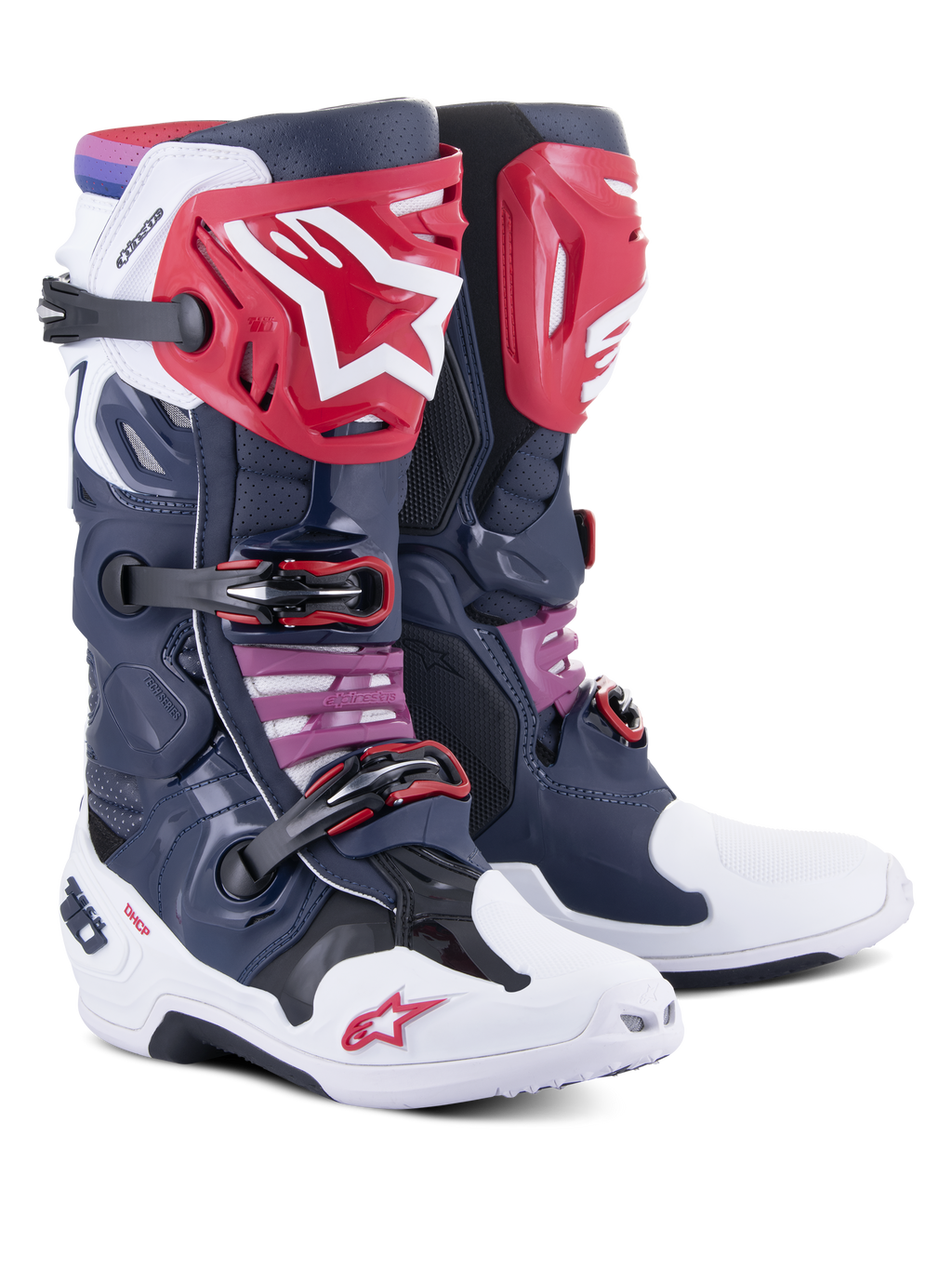 Alpinestars Tech 10 Supervented laarzen, motocrosslaarzen, Night Navy White Rainbow, voorzien van rode scheenplaten met een wit sterlogo, zwarte gespen en geperforeerde meshpanelen voor een hoge luchtstroom.