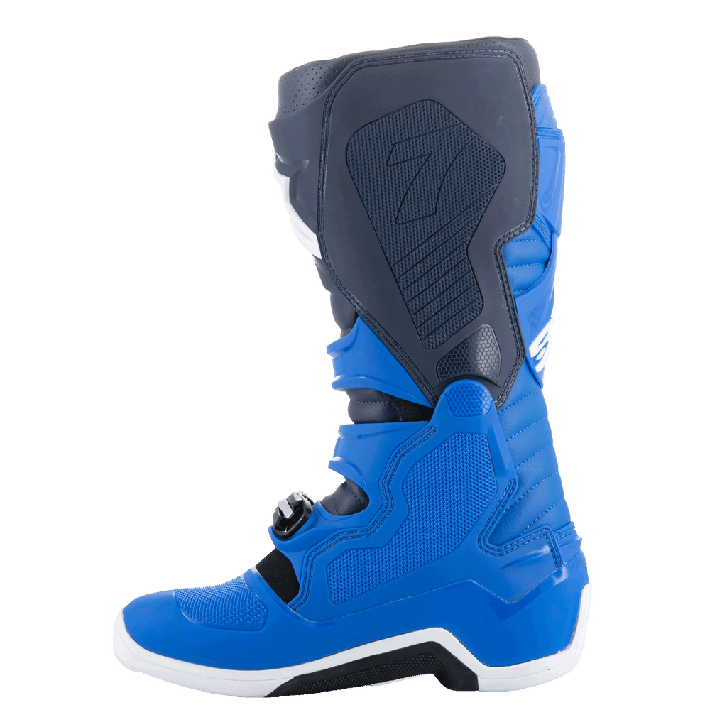 Alpinestars Tech 7 laarzen, motorcrosslaarzen, Alpine Blue, Night Navy en Bright Red, aanzicht van de mediale zijde met beschermende TPU-panelen en versterkte constructie voor off-road racen