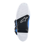 Alpinestars Tech 7 laarzen, motorcrosslaarzen, Alpine blauw en wit, onderaanzicht van de zool met wit grippatroon, zwarte voetboog met vervangbare voetsteuninzet en Alpinestars-logo, duurzame samenstelling voor off-road racen
