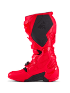 Alpinestars Tech 7 Laarzen, motorcrosslaarzen, felrood, mediale zijde met een groot zwart getextureerd grippaneel met Tech 7-branding, TPU-beschermende schaal en verstelbaar gespsluitingssysteem voor off-road racing
