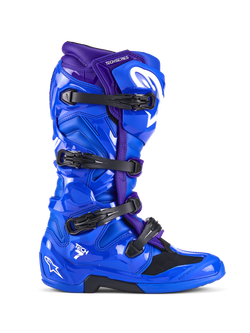 Alpinestars Tech 7 laarzen, motocrosslaarzen, blauw en paars, met vier zwarte gespen, glanzende TPU-beschermende schaal met wit Alpinestars-logo, duurzaam off-road schoeisel