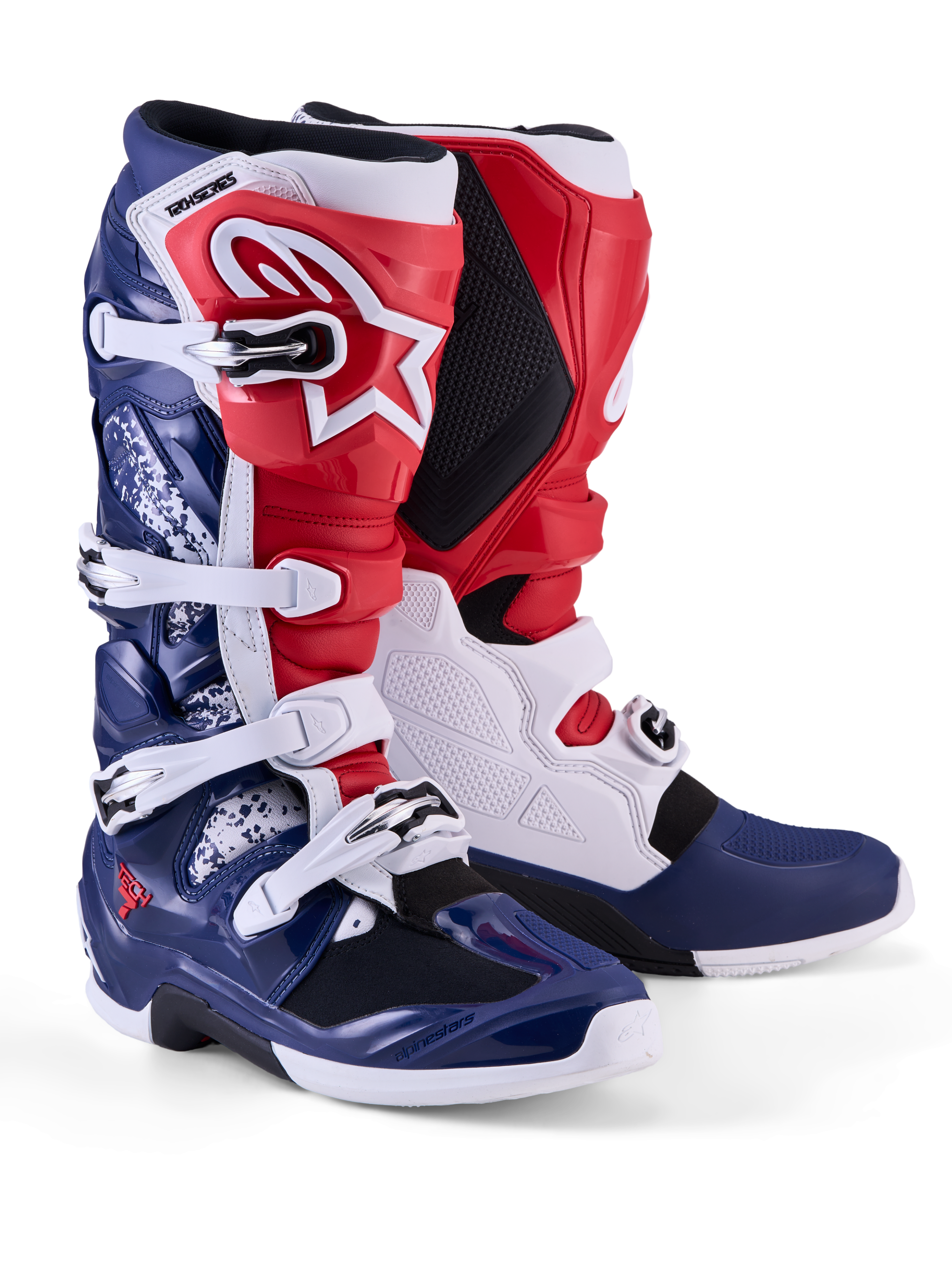 Alpinestars Limited Edition Tech 7 Unity motorlaarzen, rood, wit en blauw, met TPU-bescherming en gespsluiting.