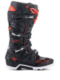 Alpinestars Tech 7 Enduro laarzen, motorcross off-road laarzen, zwart en rood fluo, sluitsysteem met vier gespen met zilveren accenten, witte en zwarte robuuste zool, Alpinestars-logo op de neus en zijkant, professionele bescherming voor enduro- en trailrijden