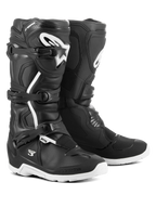 Alpinestars Tech 3 Enduro Waterproof laarzen, motorcross- en off-roadlaarzen, zwart en wit, voorzien van een sluitsysteem met drie gespen, wit TPU-logo op het scheenbeen, versterkte enkel- en hielbescherming en duurzame witte zolen.