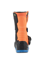Alpinestars Kids Tech 3S laarzen, jeugd motorcrosslaarzen, oranje fluo en emaille blauw, achteraanzicht met het oranje kuitpaneel, zwarte hielbeschermer en blauwe rubberen buitenzool