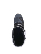 Alpinestars Tech 5 laarzen, motorcrosslaarzen, zwart, donkergrijs en wit, bovenaanzicht kijkend in de opening van de laars, toont de gevoerde binnenkant en getextureerde neus, professioneel beschermend schoeisel voor off-road racen